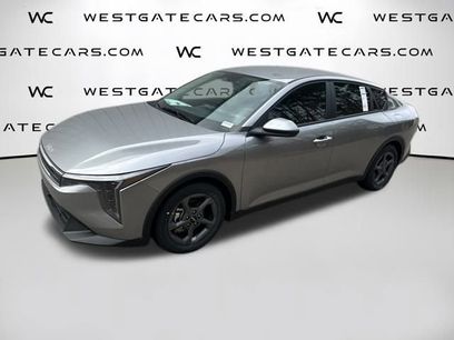 New 2025 Kia K4 LXS