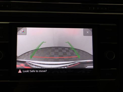 Used 2023 Volkswagen Tiguan S image 40