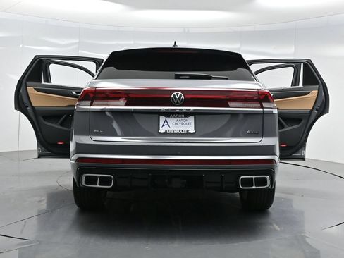 Used 2024 Volkswagen Atlas Cross Sport SEL R-Line AWD/4WD image 55