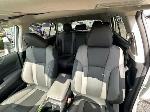 Used 2025 Subaru Outback Onyx Edition AWD/4WD image 30