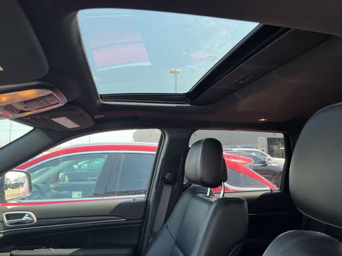 Used 2019 Jeep Grand Cherokee Limited image 24