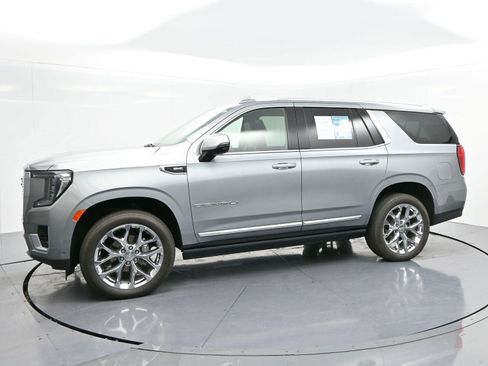 Used 2024 GMC Yukon Denali w/ Denali Reserve Package image 4
