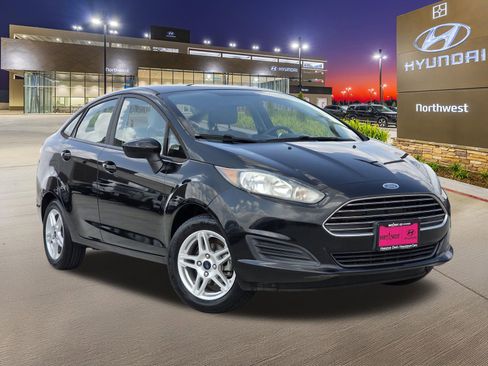 Used 2019 Ford Fiesta SE image 3
