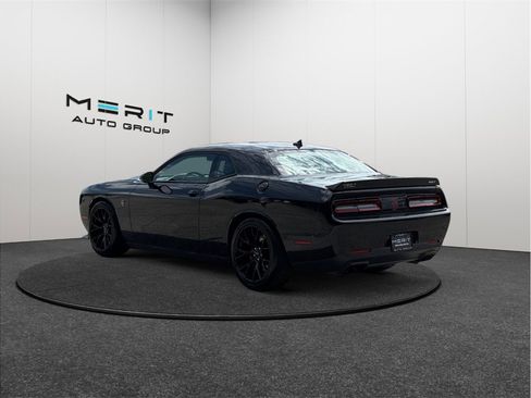 Used 2015 Dodge Challenger SRT Hellcat RWD image 7