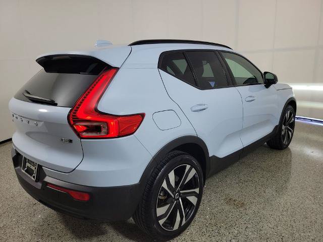 Used 2024 Volvo XC40 B5 Plus AWD/4WD image 4