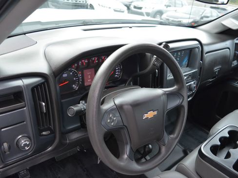 Used 2018 Chevrolet Silverado 1500 W/T w/ Trailering Package image 26