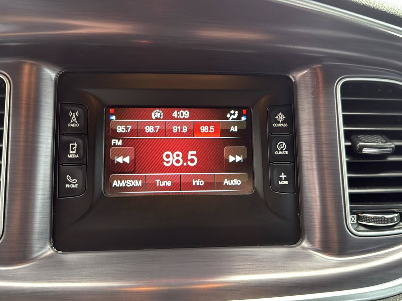 Used 2015 Dodge Charger SE w/ Popular Equipment Group AWD/4WD image 16