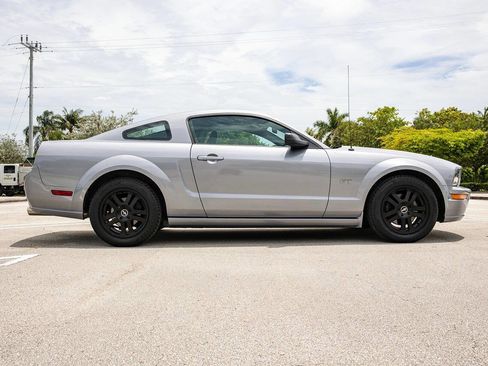 Used 2006 Ford Mustang GT RWD image 6