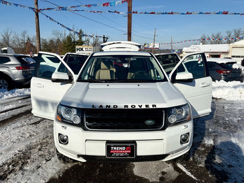 Used 2015 Land Rover LR2 image 9