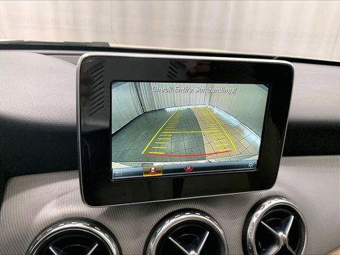 Used 2017 Mercedes-Benz GLA 250 4MATIC image 19
