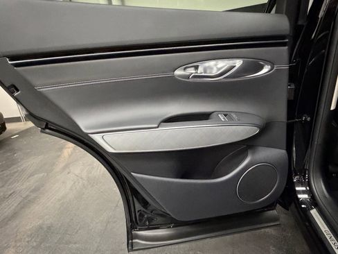 Used 2025 Genesis Electrified GV70 Advanced image 37