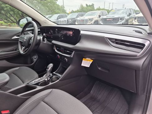 Certified 2026 Buick Encore GX Preferred w/ Advanced Technology Package FWD image 41