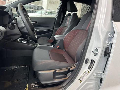 Certified 2025 Toyota Corolla SE image 9