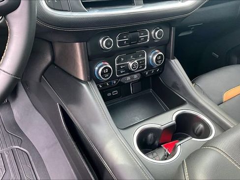 Used 2024 GMC Yukon AT4 w/ AT4 Premium Package AWD/4WD image 11