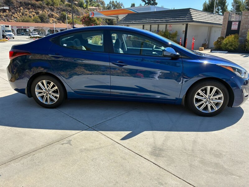 Used 2016 Hyundai Elantra SE w/ Option Group 02 FWD image 8