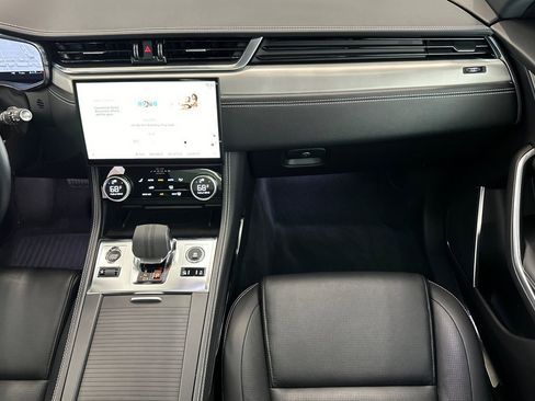 Used 2025 Jaguar F-PACE R-Dynamic S image 29