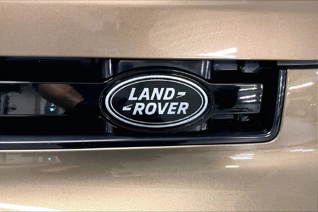 Certified 2026 Land Rover Defender 110 S AWD/4WD image 32