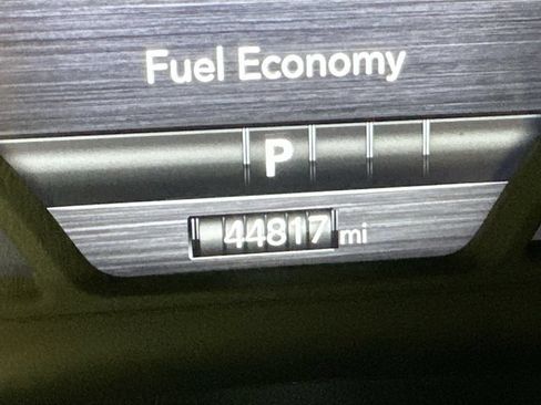 Used 2025 RAM 1500 Laramie w/ Sport Appearance Package AWD/4WD image 15