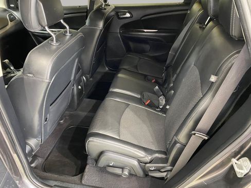 Used 2020 Dodge Journey Crossroad w/ Popular Equipment Group FWD image 19