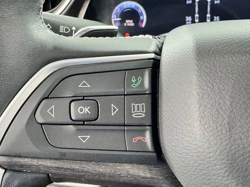 Used 2021 Jeep Grand Cherokee L Limited AWD/4WD image 23