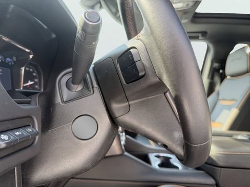 Used 2021 GMC Yukon AT4 w/ Technology Package image 31