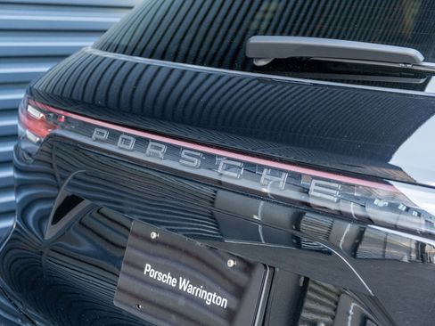 Certified 2022 Porsche Cayenne E-Hybrid AWD/4WD image 37