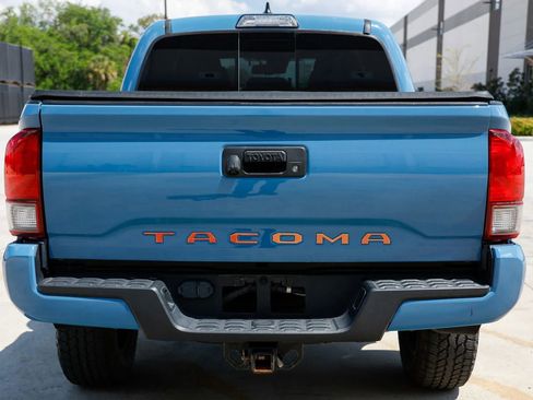 Used 2019 Toyota Tacoma TRD Sport image 7