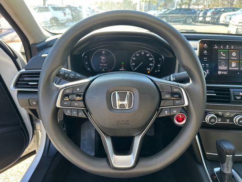 Used 2018 Honda Accord EX image 17