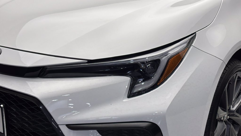 Certified 2026 Toyota Corolla SE w/ SE Package FWD image 3