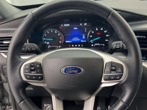 Used 2022 Ford Explorer XLT w/ Equipment Group 202A image 10