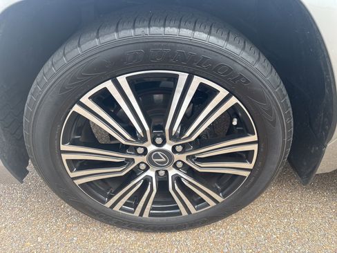 Certified 2024 Lexus LX 600 4WD w/ Appearance Package image 12