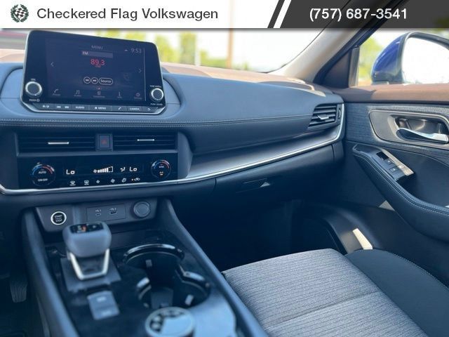 Used 2023 Nissan Rogue SV AWD/4WD image 30