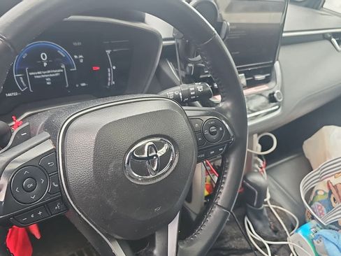 Used 2024 Toyota Corolla Cross XSE image 4