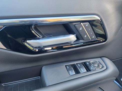 New 2026 Chevrolet Suburban High Country image 25