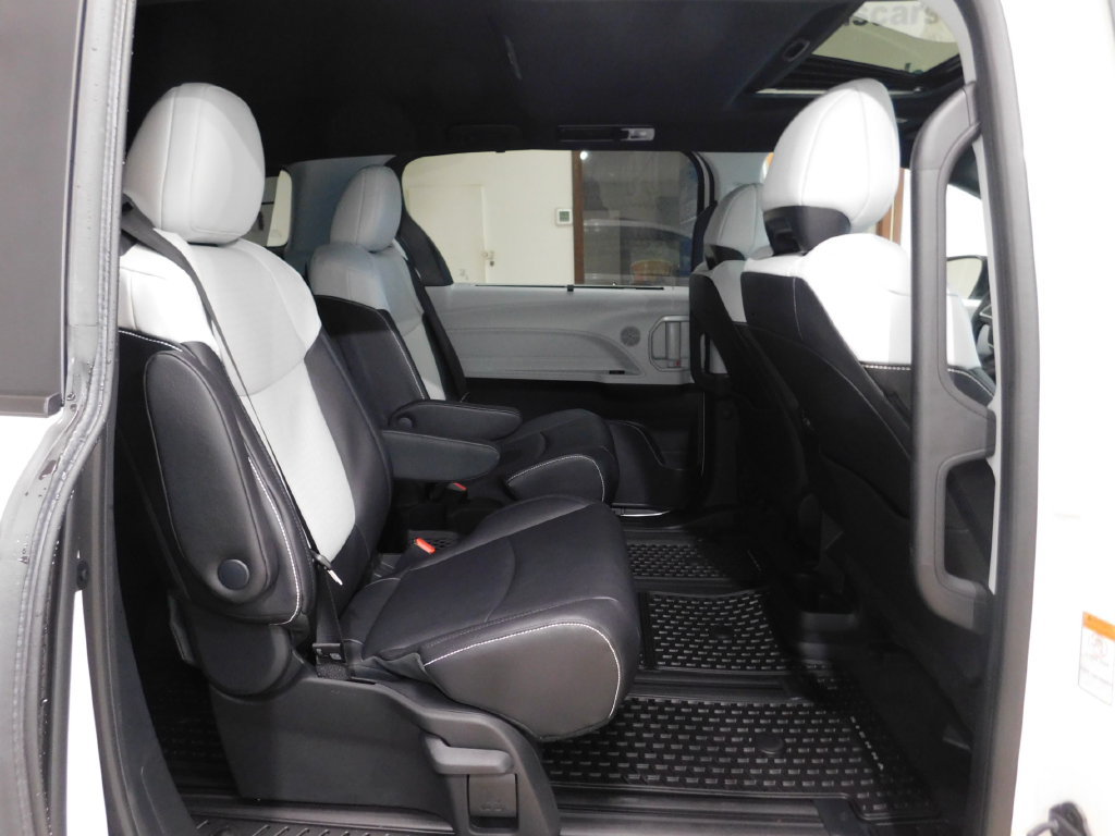 Used 2026 Toyota Sienna XSE AWD/4WD image 64
