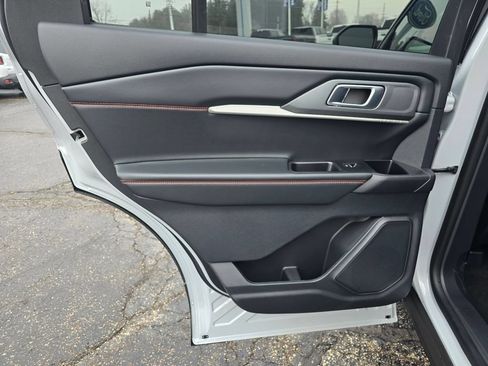 Certified 2026 Ford Explorer ST AWD/4WD image 11