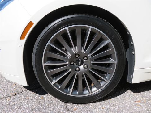 Used 2013 Lincoln MKZ Reserve image 38