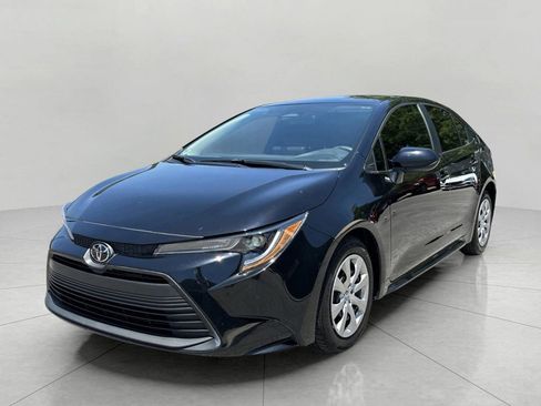 Used 2025 Toyota Corolla LE FWD image 3