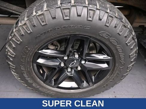 Used 2021 Chevrolet Silverado 1500 LT Trail Boss w/ Convenience Package II AWD/4WD image 16