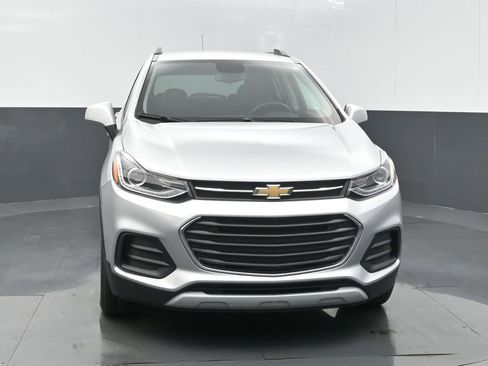 Used 2021 Chevrolet Trax LT w/ Driver Confidence Package image 4
