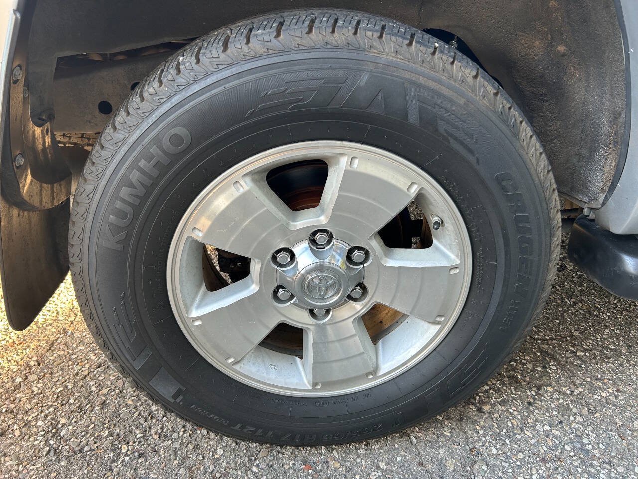 Used 2005 Toyota 4Runner SR5 AWD/4WD image 39