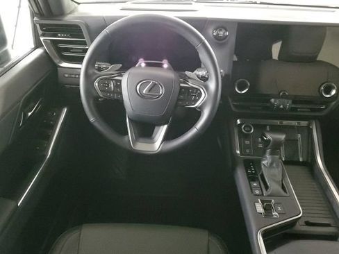 Used 2026 Lexus GX 550 w/ Cold Area Package AWD/4WD image 16