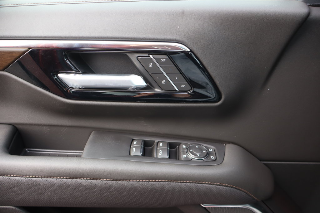 New 2027 Chevrolet Suburban High Country AWD/4WD image 21
