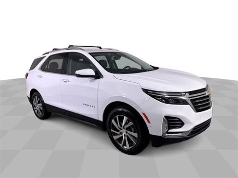 Used 2024 Chevrolet Equinox Premier image 2