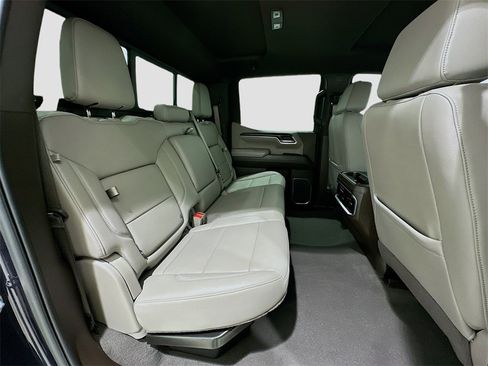 Used 2024 GMC Sierra 1500 SLT image 28