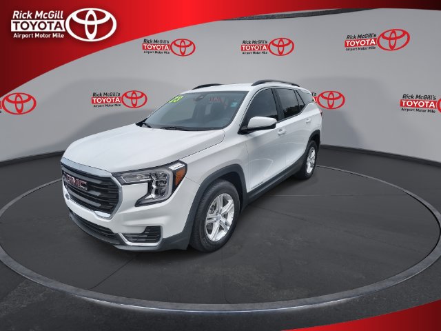 Used 2023 GMC Terrain SLE w/ Driver Convenience Package FWD image 4
