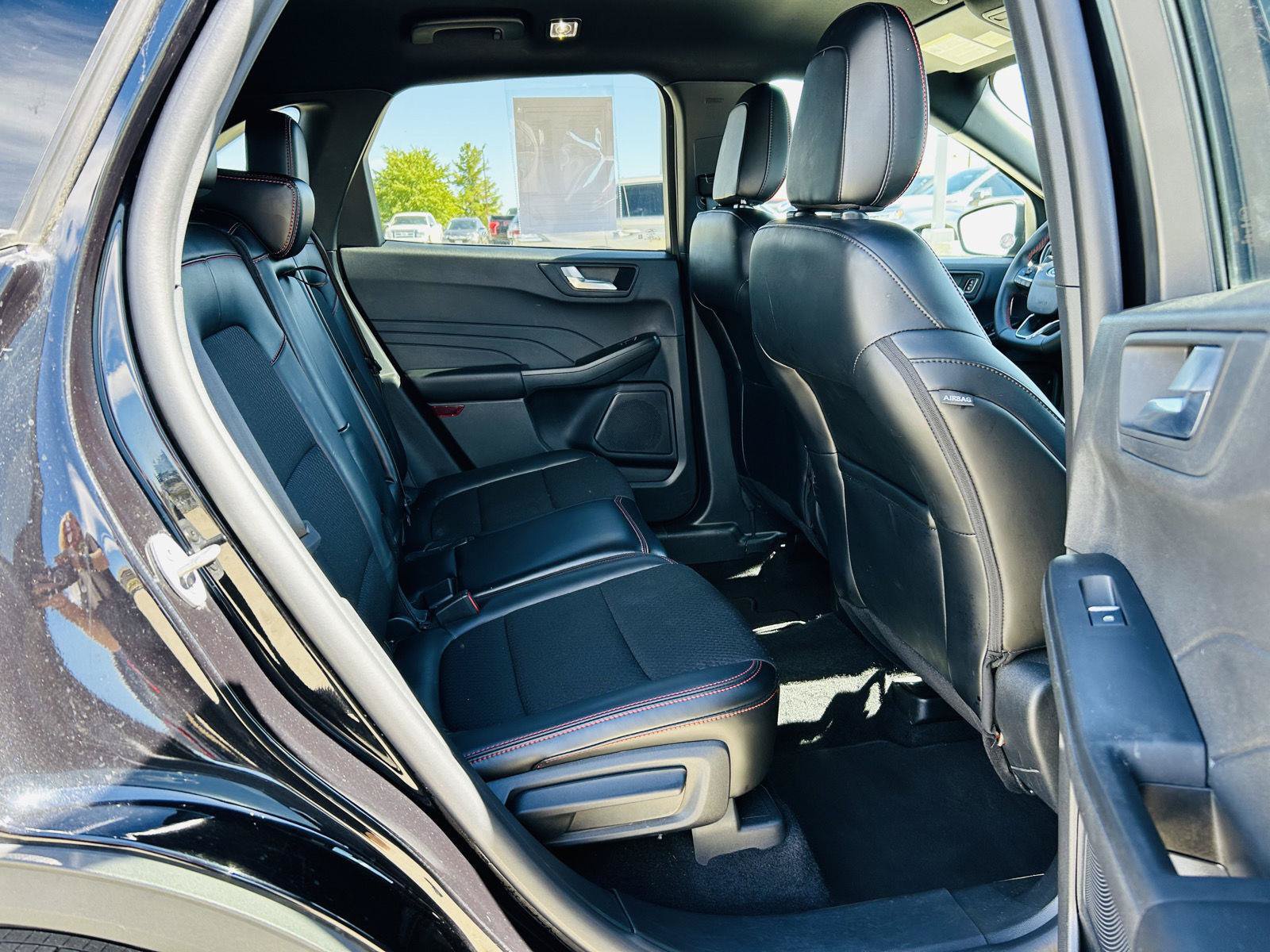 Used 2025 Ford Escape ST-Line FWD image 27
