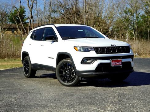 New 2026 Jeep Compass Latitude AWD/4WD image 2