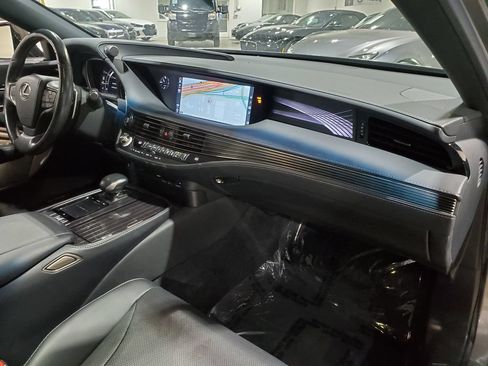 Used 2020 Lexus LS 500 w/ Accessory Package (Z2) RWD image 14