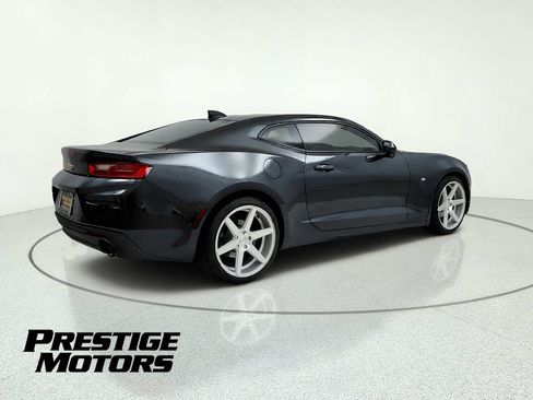 Used 2016 Chevrolet Camaro LT RWD image 8